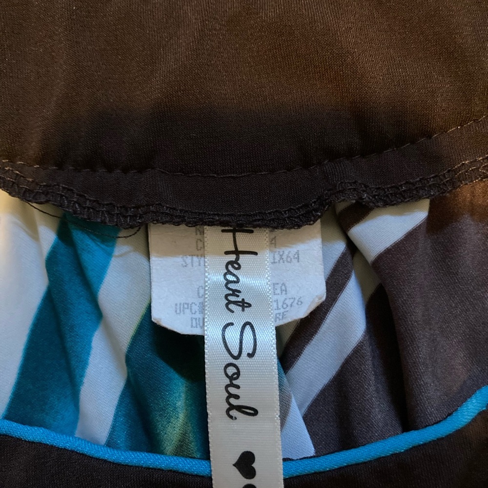 Wide strap, tank top Woman’s size large - Picture 2 of 3